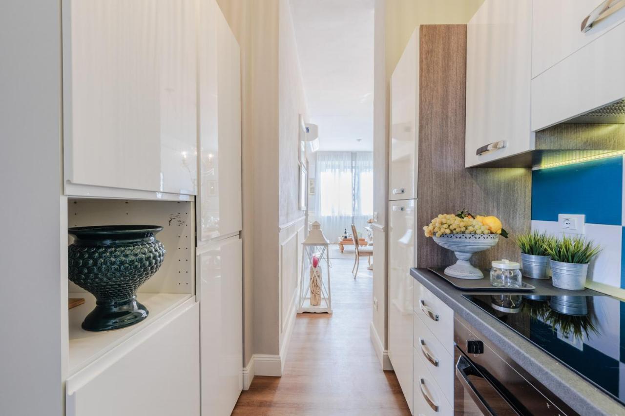 "Libeccio Apartment" Fronte Mare Con Garage Privato Lido di Camaiore Exterior photo