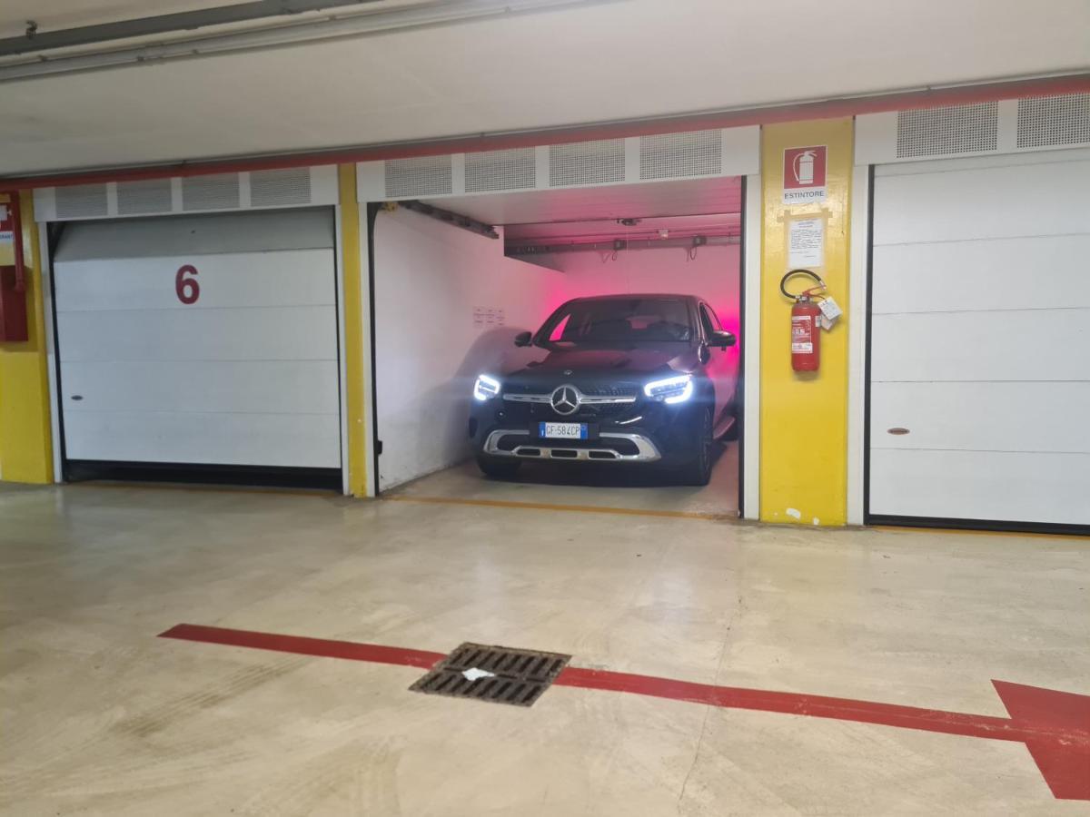 "Libeccio Apartment" Fronte Mare Con Garage Privato Lido di Camaiore Exterior photo
