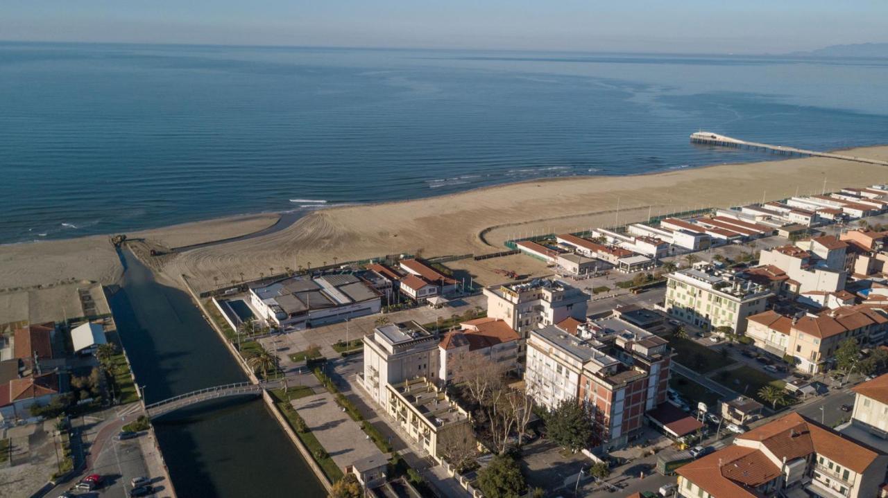 "Libeccio Apartment" Fronte Mare Con Garage Privato Lido di Camaiore Exterior photo