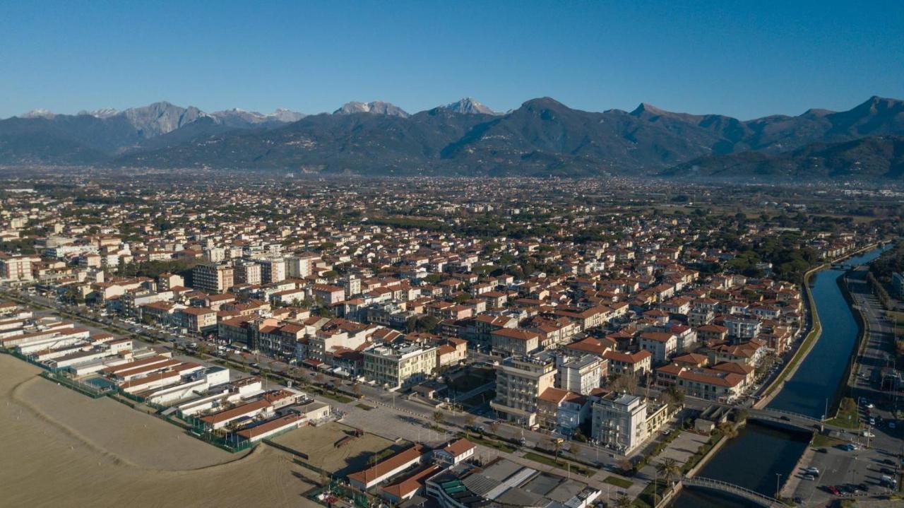 "Libeccio Apartment" Fronte Mare Con Garage Privato Lido di Camaiore Exterior photo