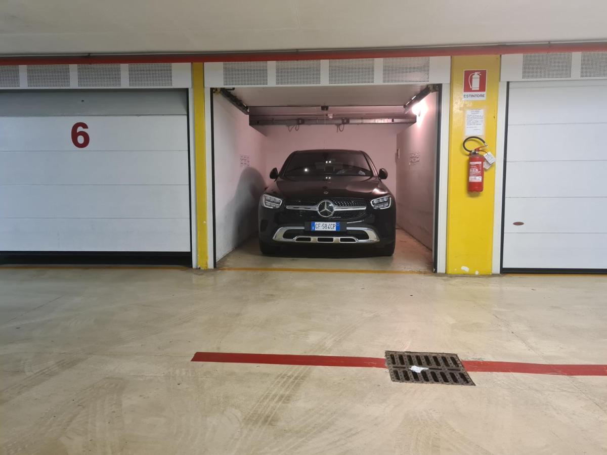 "Libeccio Apartment" Fronte Mare Con Garage Privato Lido di Camaiore Exterior photo